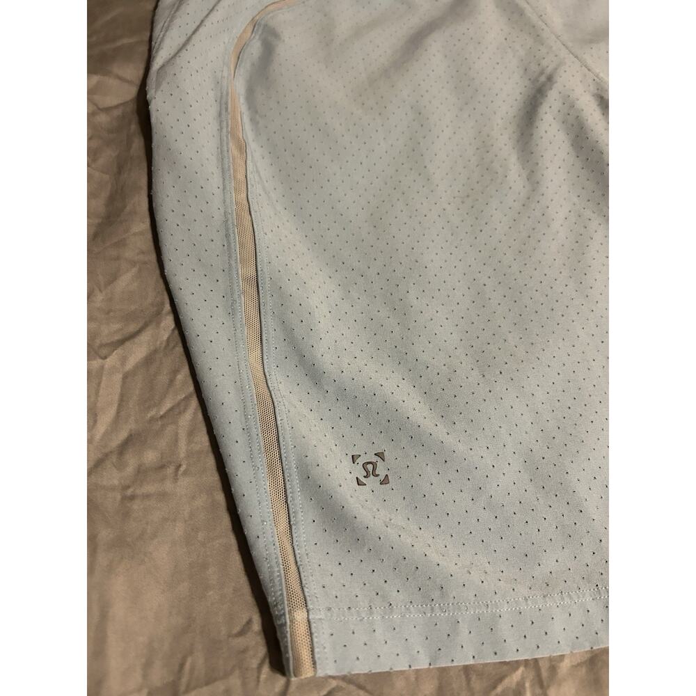 Lululemon Pace Breaker Shorts Mens Size M Light Blue Linerless 9" Inseam